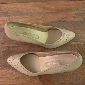 Sutton Plaza Vintage Leather Pumps